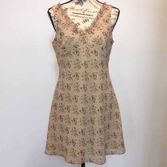 Express Dresses & Skirts - Floral Express Dress Express Dresses & Skirts - Floral Express Dress